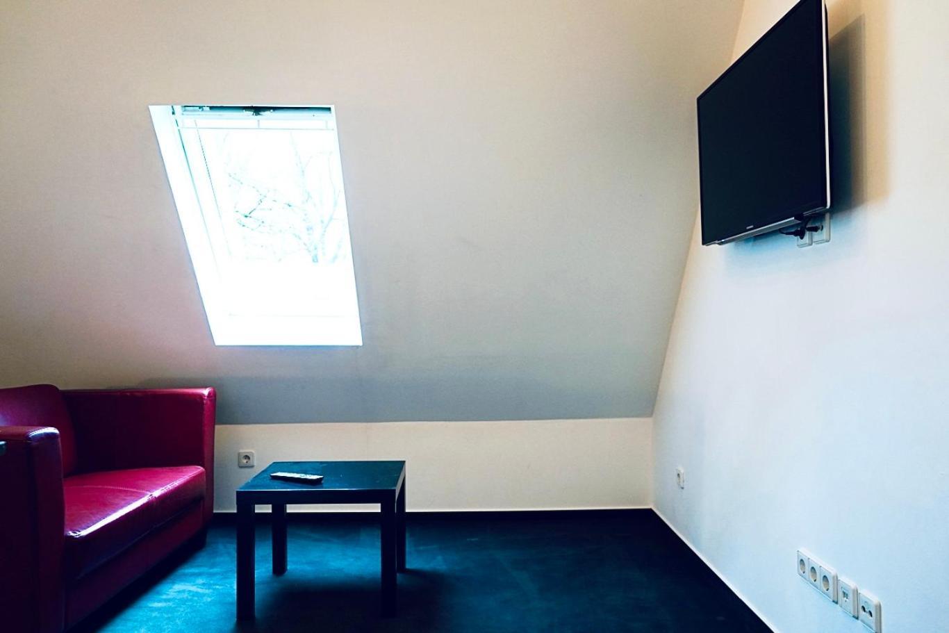 Haus Im Gruenen Fuer 6 Personen-3 Schlafzimmer- 3 Baedern -Waschmaschine-Grosse Terrasse- Vollausgestattete Kueche Вольфсбург Экстерьер фото